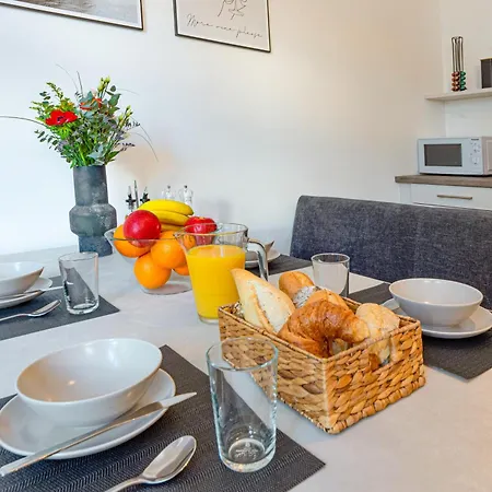 Modern Und Ruhig, Mit Garage & Ps4, Nahe Messe, Rue Und Uniklinik, Voll Ausgestattete Kueche, Bad Mit Dusche Und Badewanne Apartmán